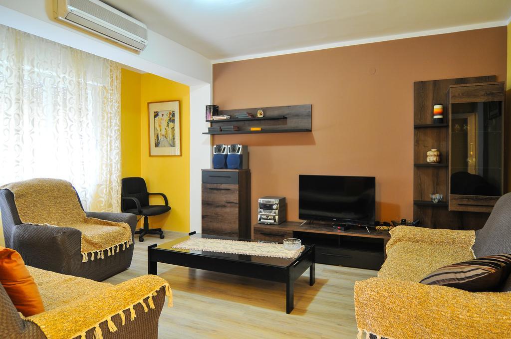 Apartment S&T Tivat Exterior photo