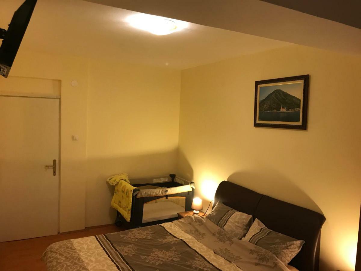 Apartment S&T Tivat Exterior photo